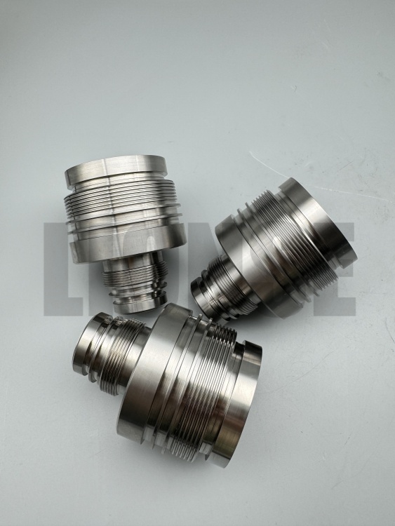 Cén fáth a roghnaítear cóimhiotal tíotáiniam Grád 5 le haghaidh trealamh domhainfharraige?