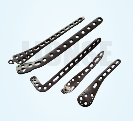 Cén fáth a bhfuil bail ar fónamh orthu le comhpháirteanna cóimhiotail tíotáiniam le haghaidh ionchlannáin leighis?