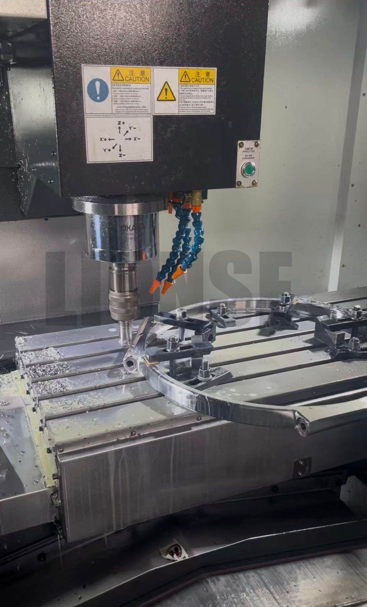 Seanfháinní glasa scaoilte? An féidir le suíomh sioncronaithe il-groove + lugs saincheaptha é a réiteach?