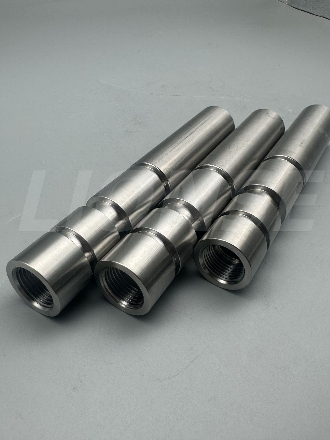 Seafta Tíotáiniam Grád 5 le Casadh NC