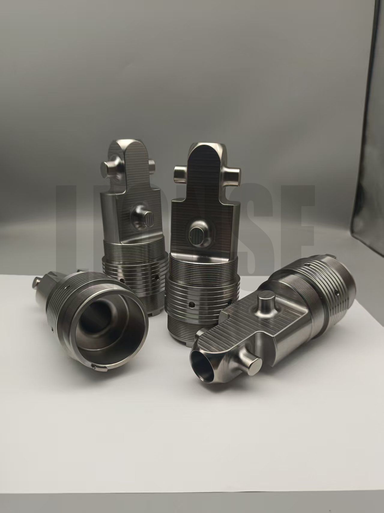 Páirteanna Meicniúla Tíotáiniam do Abyssal